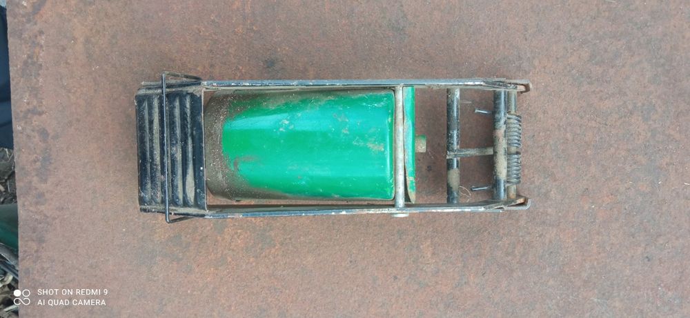 Насос ножной качает хорошо.