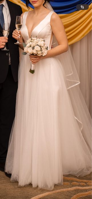 Весільна сукня