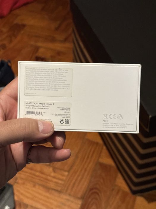 Caixa de Magic Mouse 2 como nova