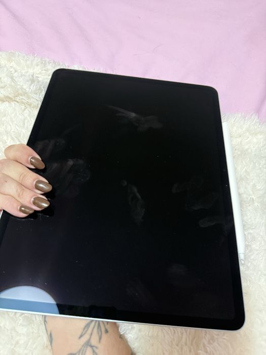 iPad Air 13 polegadas (M3), acompanhado de Apple Pencil Pro