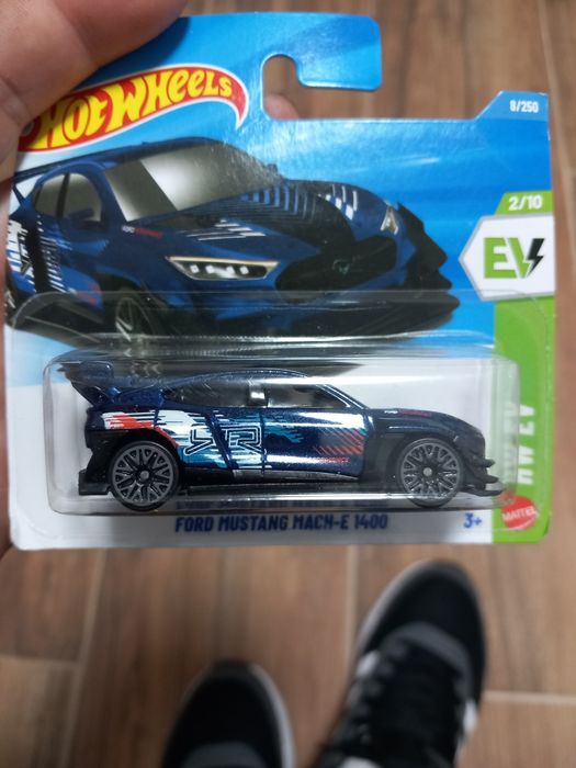 Ford mustang mach e 1400 hotwheels