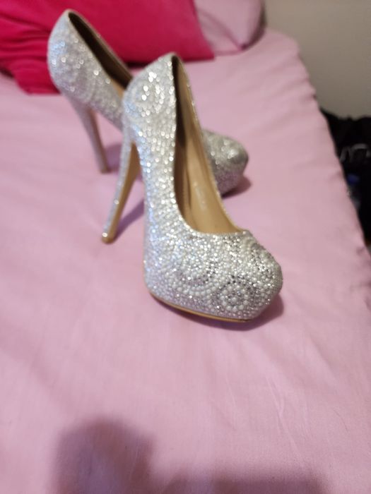 Sapatos usados uma única vez