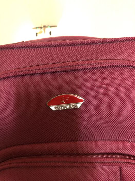 Продам валізу на колесах, як на фото