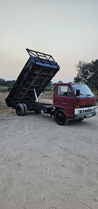 BedFord NKR 3.3 Pesada Tribasculante