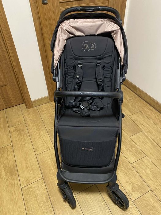 Spacerówka Kindeekraft Mitzy czarna