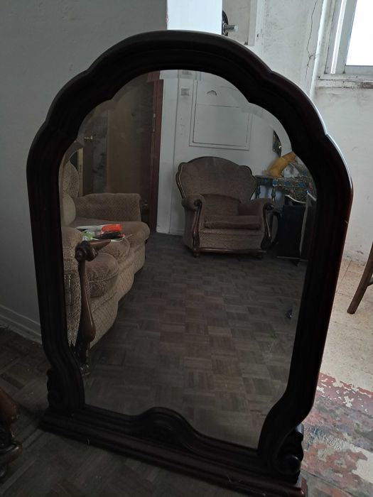 Espelho grande em madeira