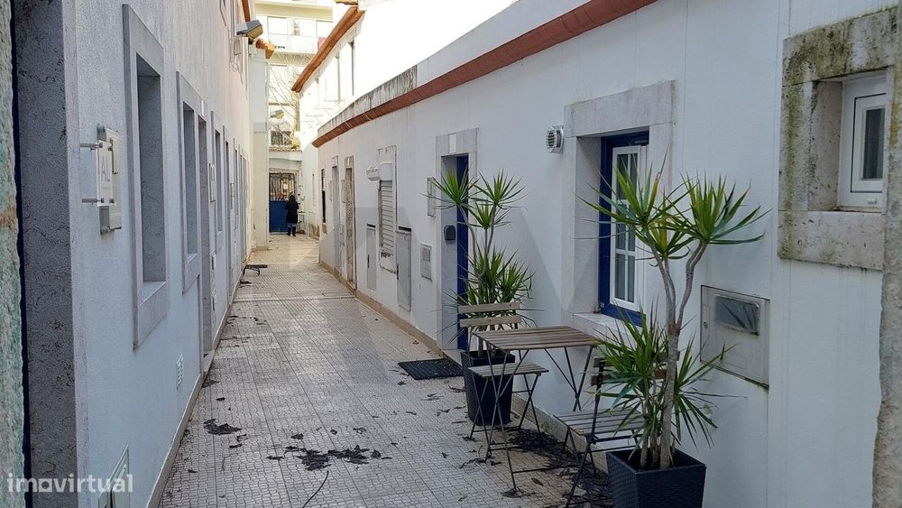 Apartamento T0 remodelado no Condomínio Pátio das Padeiras - Estrela