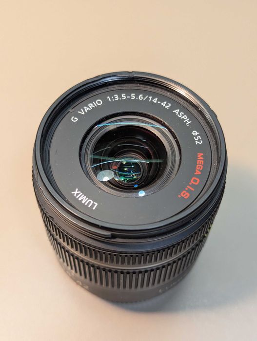 Panasonic Lumix G Vario 14–42mm f/3.5–5.6 ASPH Mega O.I.S. (Micro 4/3)
