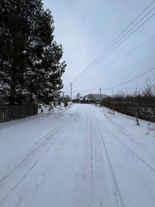 Земельна ділянка в центрі с. Підгіря, комунікації