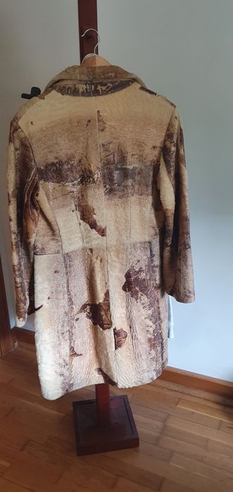 Casaco comprido de pele autêntica, nunca usado.