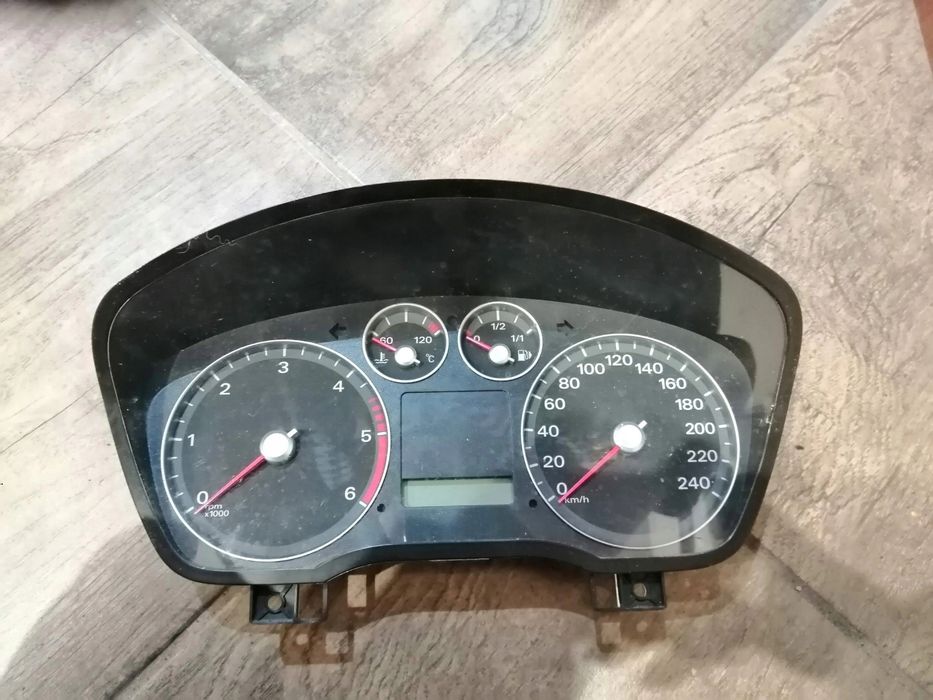 Licznik Ford Focus 3m5f-10841-b