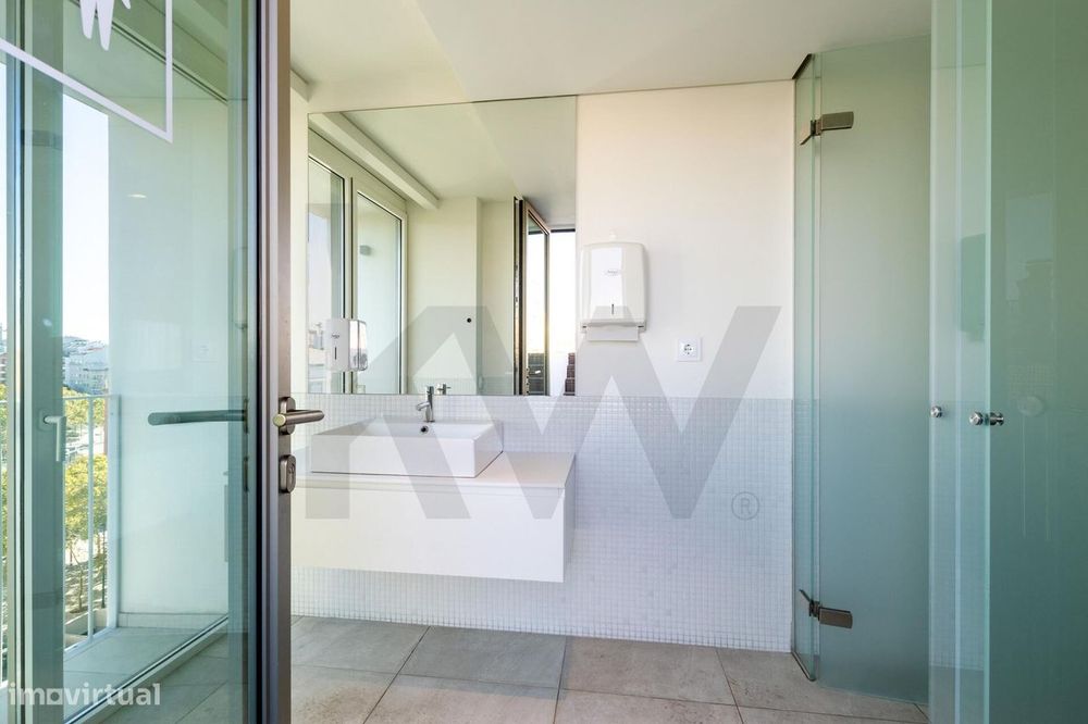 T3 de luxo com piscina e garagem para arrendar no Edificio Lumino