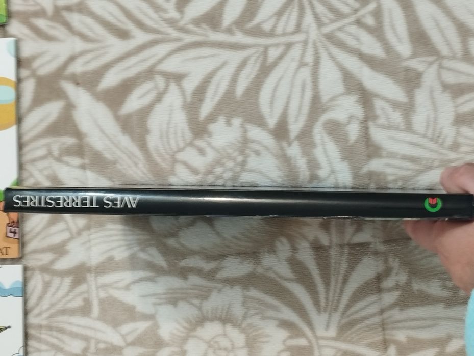 Livro "Aves Terrestre"