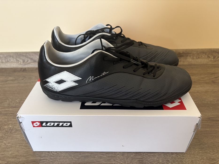 Сороконіжки чоловічі Lotto MAESTRO 700 VII TF, розмір 45,5