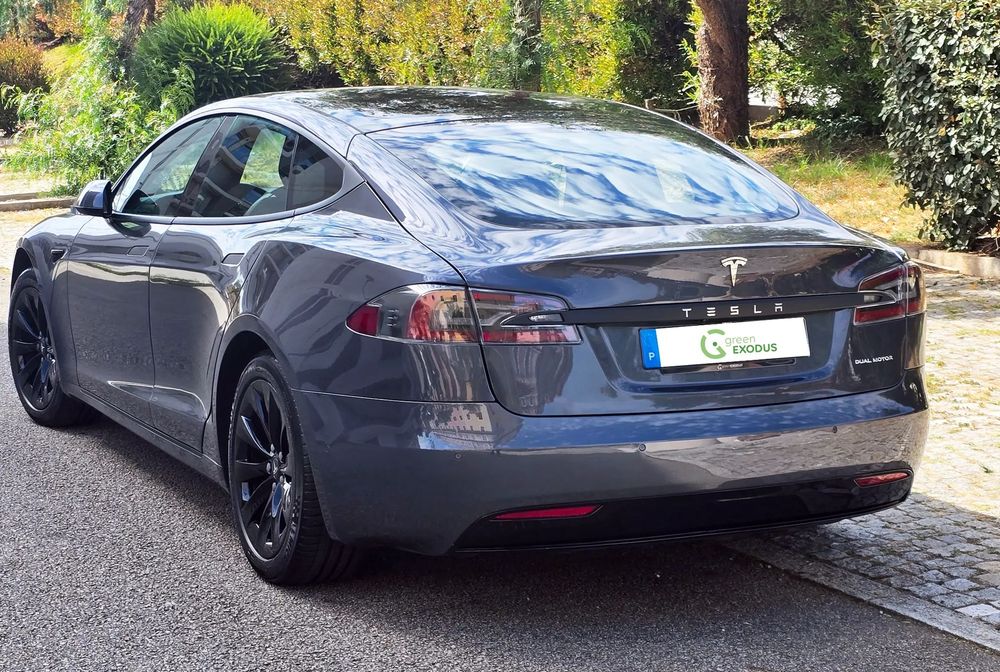 Tesla Model S Long Range510112024705126402