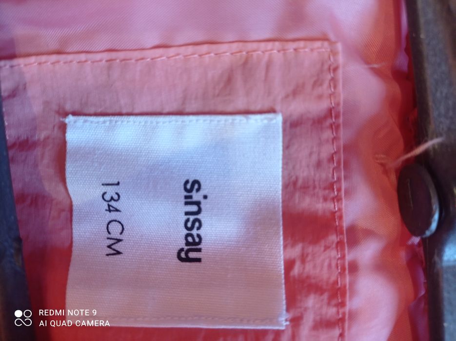 Продам весняну куртку