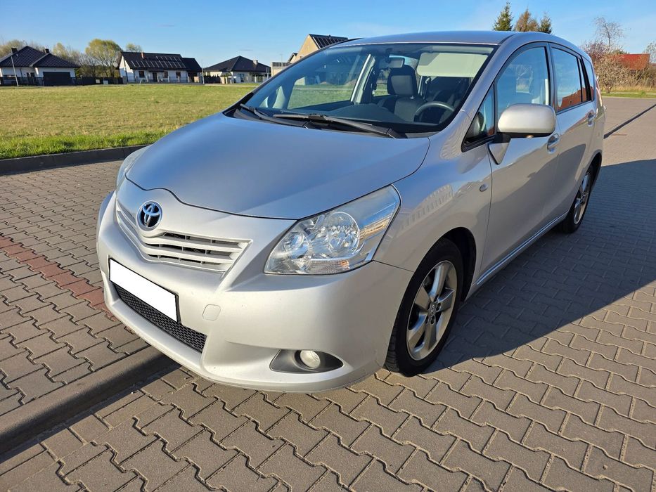 Toyota Verso 1.8 automat 7 osób stan bardzo dobry