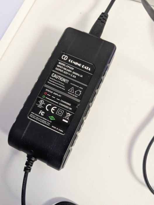 Зарядное устройство 42v 2A для зарядки 36v батарей