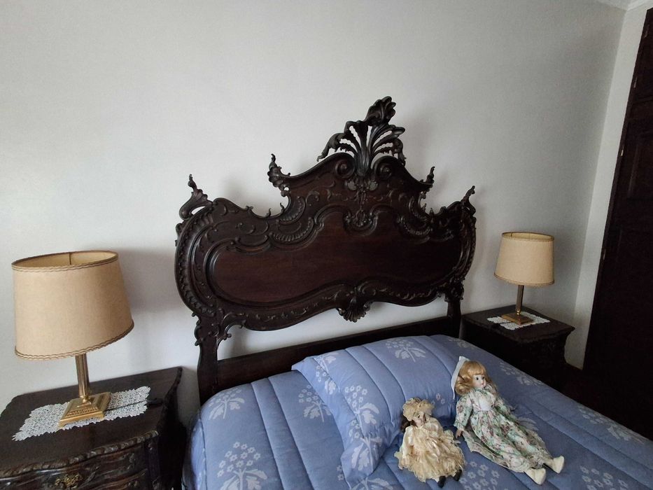 Mobília de Quarto: Estilo Madeira Maciça Talhada