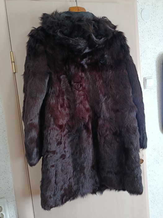 Цена снижена. Шуба мутоновая и горный козлик