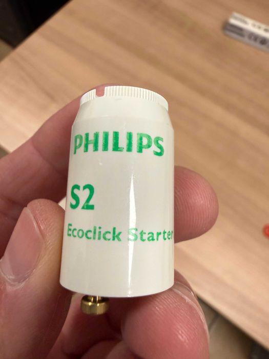 Sprzedam świetlówki Lightech L18W/830 i startery Philips S2