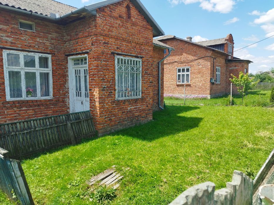 Продається цегляний будинок