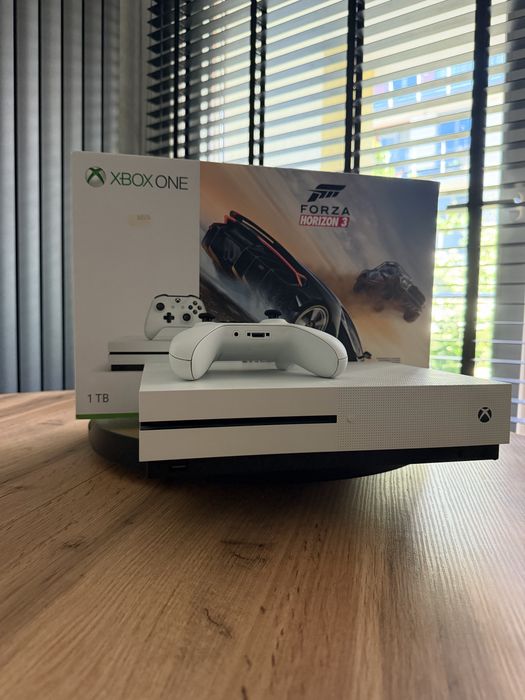 Xbox One S  1 TB