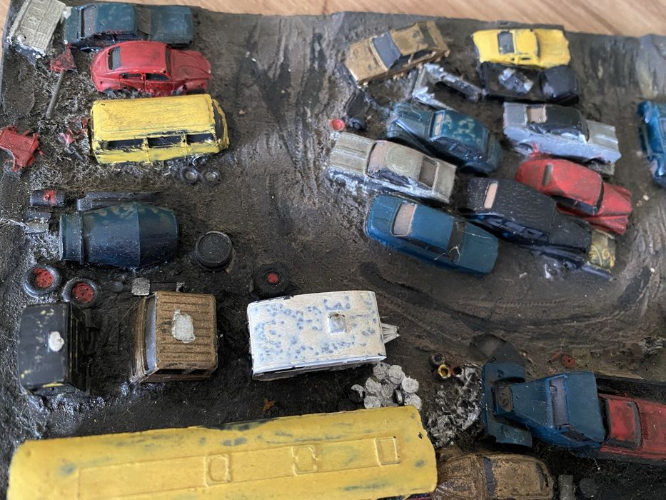 DIORAMA  , makieta  - złomowisko samochodów