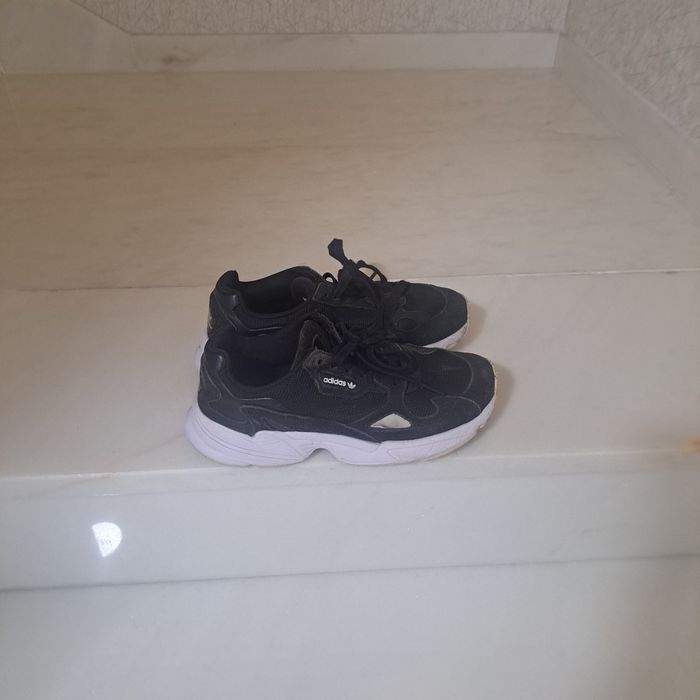 Ténis Adidas de senhora