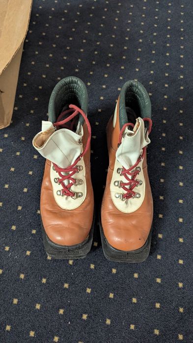 Stare buty retro do nart biegowych