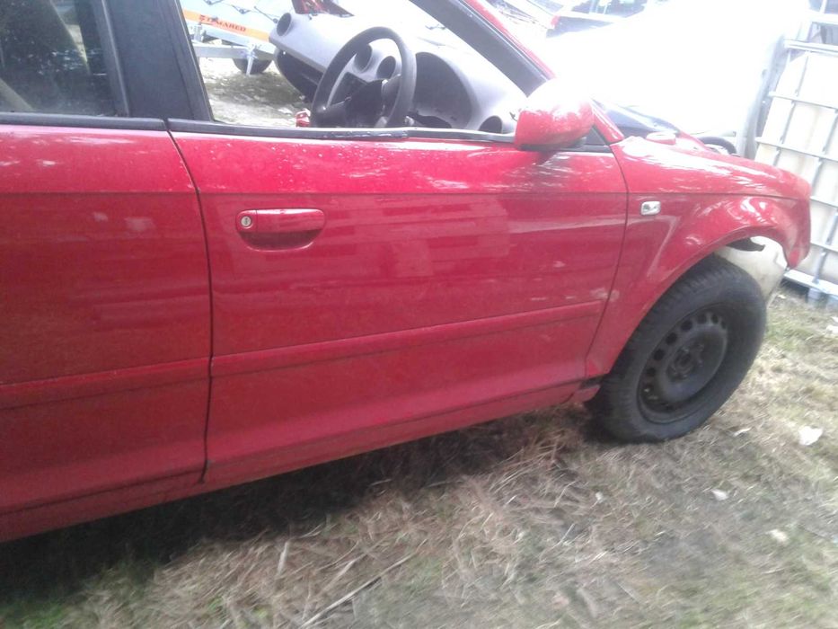 AUDI A3 8P 5 Drzwi Prawe Przednie Prawy Przód 5D Sportback Czerwone LP