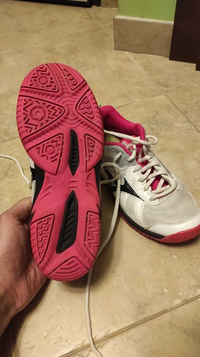 buty Mizuno rozmiar EUR 38,5 halówki
