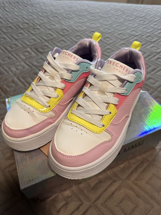 Кеди на дівчинку