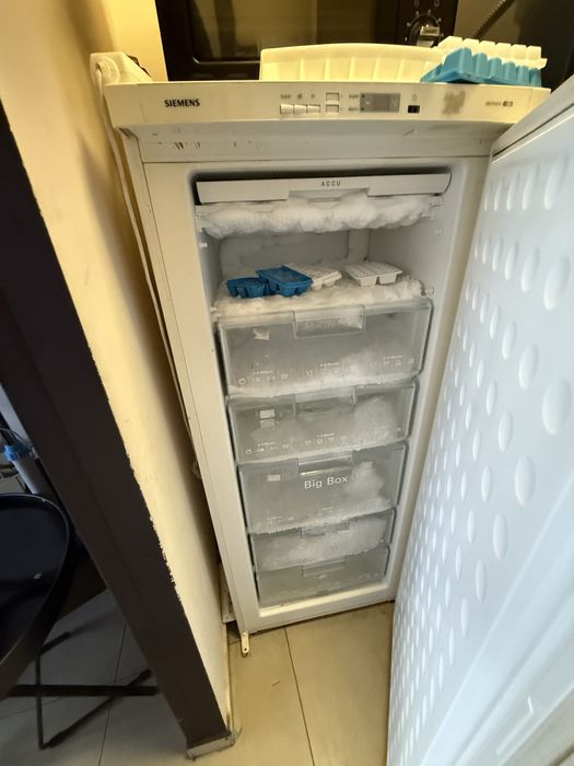 Морозильна камера siemens торг для кавʼярні /ресторану