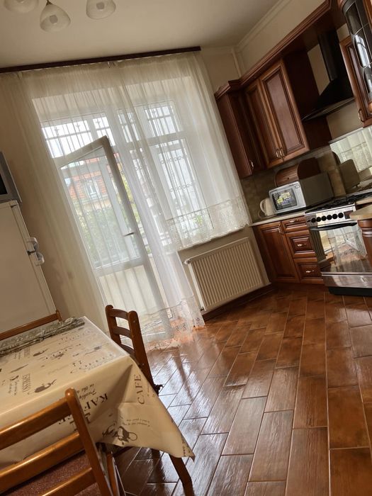 Оренда 1 кімн. Квартири по вул. Єфремова 75