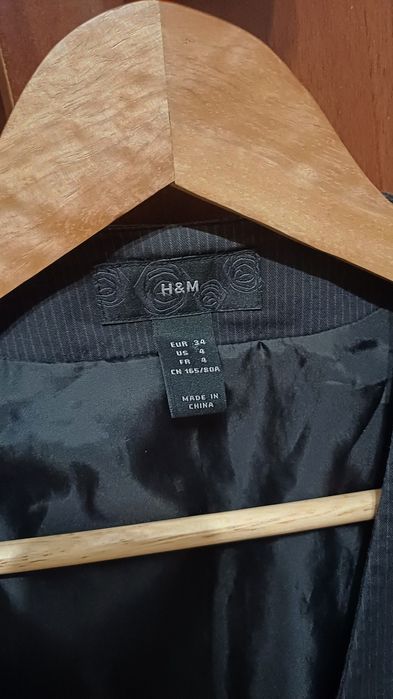 Стильна класична чорна жилетка H&M