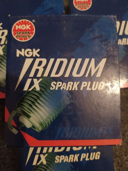 Свечи зажигания Iridium NGK