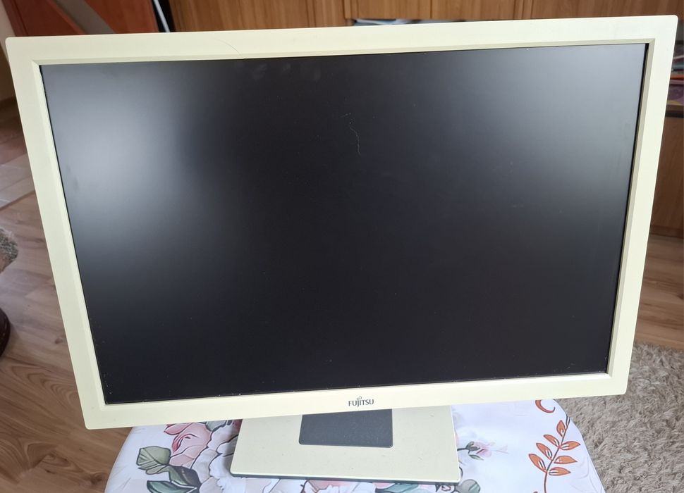 Monitor fhd Fujitsu 24cali