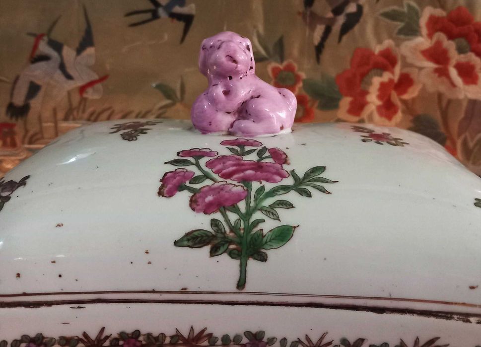 Bonita e Antiga Caixa de Joias Porcelana Chinesa, Família Rosa.