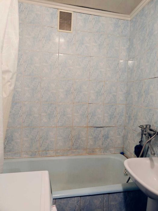 Продам 2 к. квартиру, ул. Владислава Зубенка