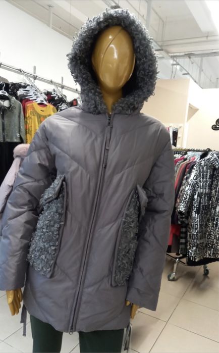 Курточка зимова, тепла та зручна