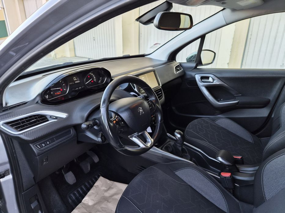 Peugeot 2008 1.6 Blue-hdi style