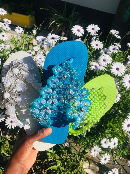 Chinelos havaianas novas 35€