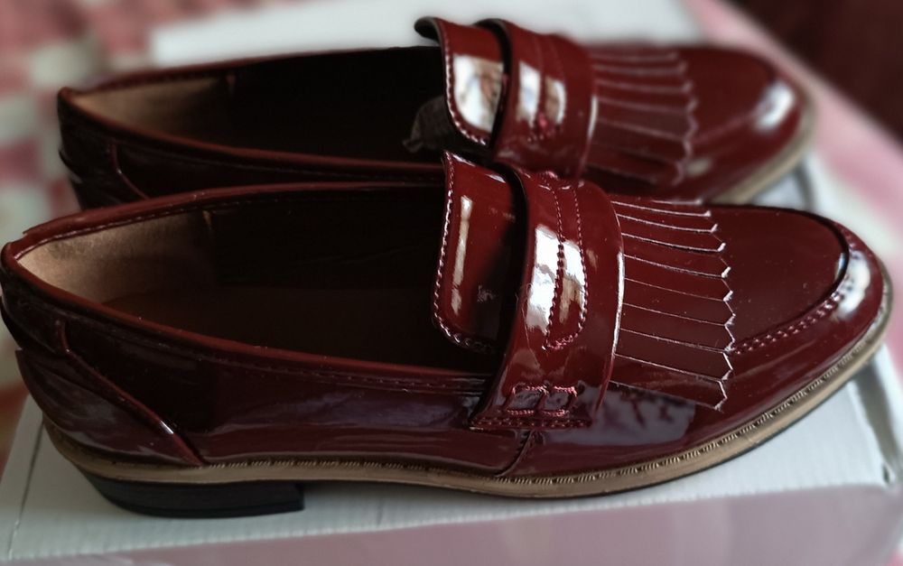 Mocassins senhora, cor grená, verniz,  37,5 // 38