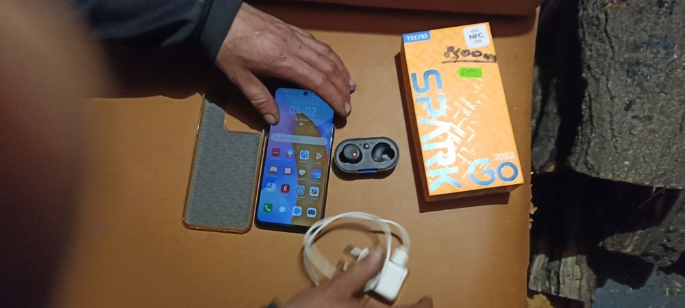 Телефон Spark Go 2022
