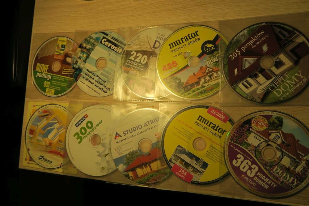 zestaw 10 płyt CD zawierających 2500 projektów domów