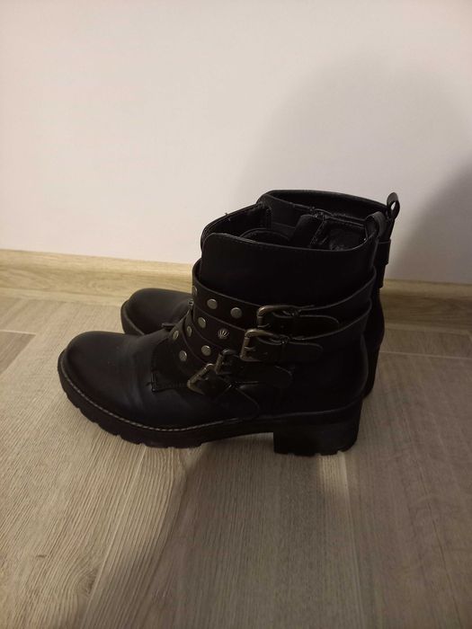 Buty zimowe damskie r.39