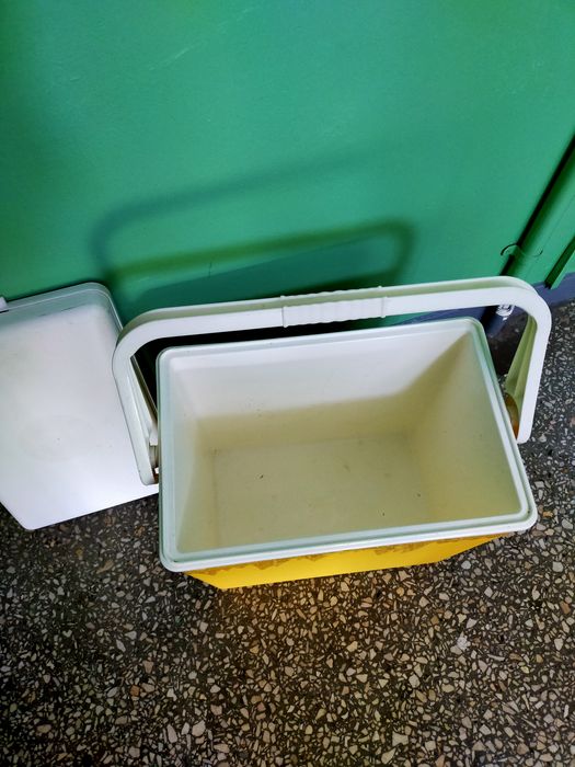 Lodówka turystyczna na wkłady 27L termos