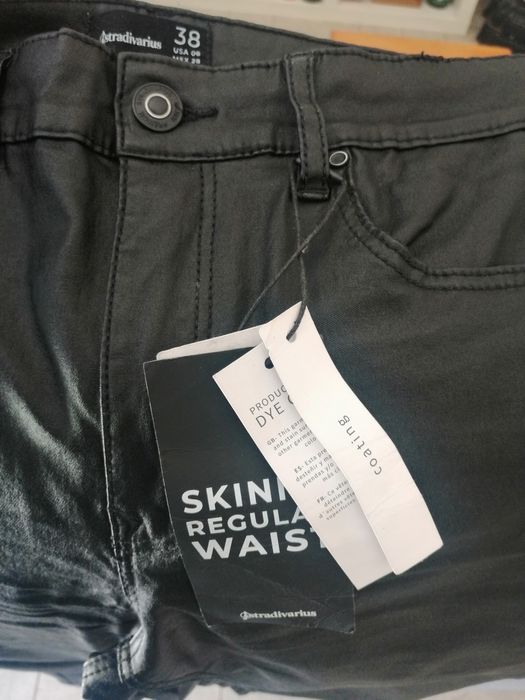 Calças imitação pele