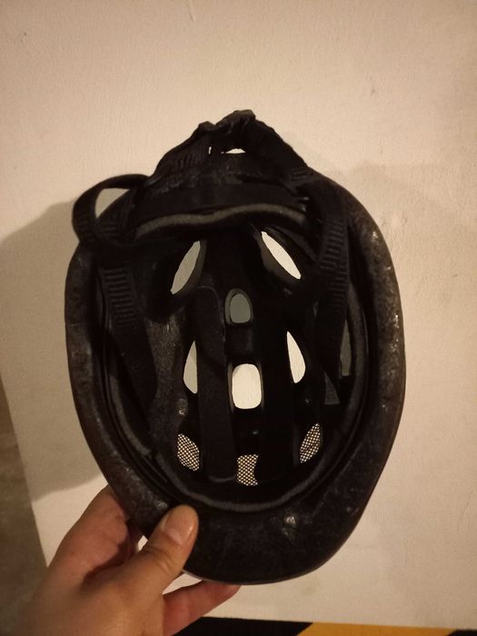 Kask rowerowy dziecięcy marki Decathlon